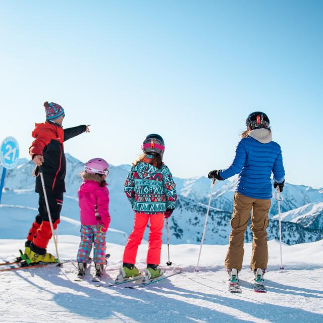 photo-cours-de-ski-lifestyle-mascotte-altiservice-julian-gillier-films-23.jpg