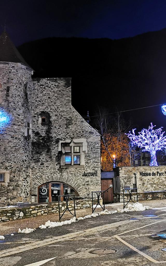 Iluminación de la Torre Hachan