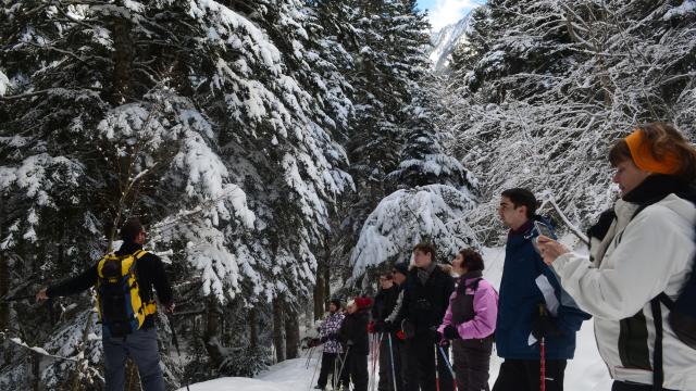 Snowshoeing at the Moudang Bridge 3