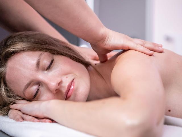 valvital massage woman MegapixAiles