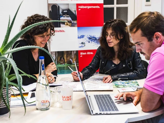 équipe centrale de réservation Saint-Lary Tour